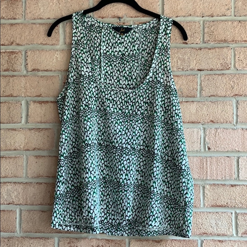 Beautiful flowing tank top!
